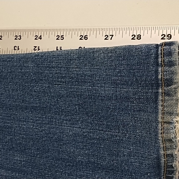 Levi's 515 Women's Flare Boot Cut Jeans in Classic Blue Medium Wash - Picture 12 of 12